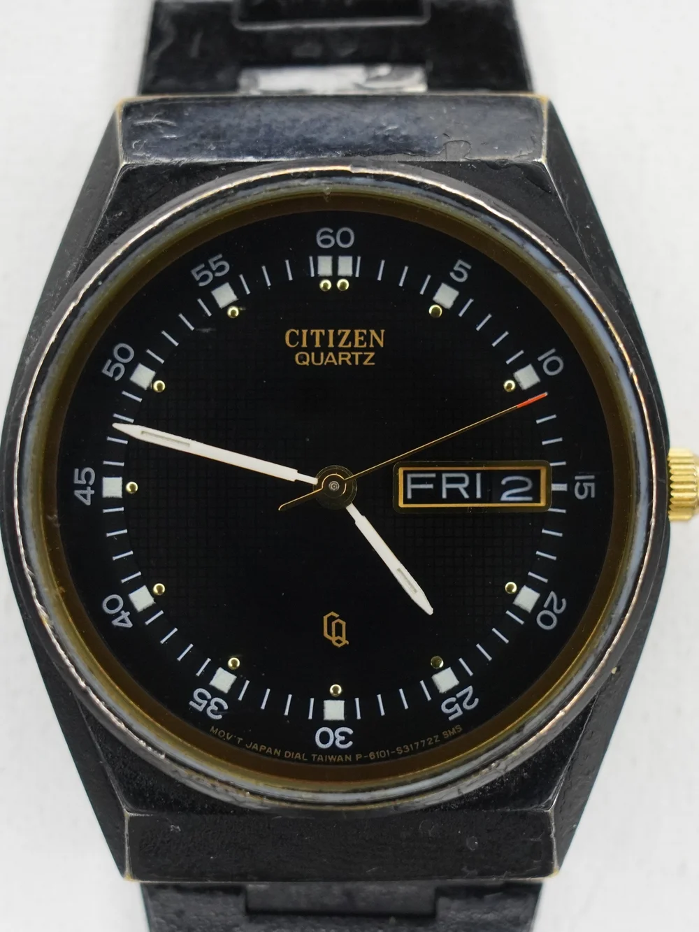 Vintage 1980s Citizen CQ 6101-S05413 Quartz Day-Date Black Gold-Tone Watch